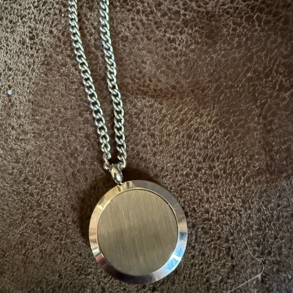 Tree of Life Aromatherapy Diffuser Necklace Stainless Steel Women’s Jewelry‎ - Picture 3 of 7